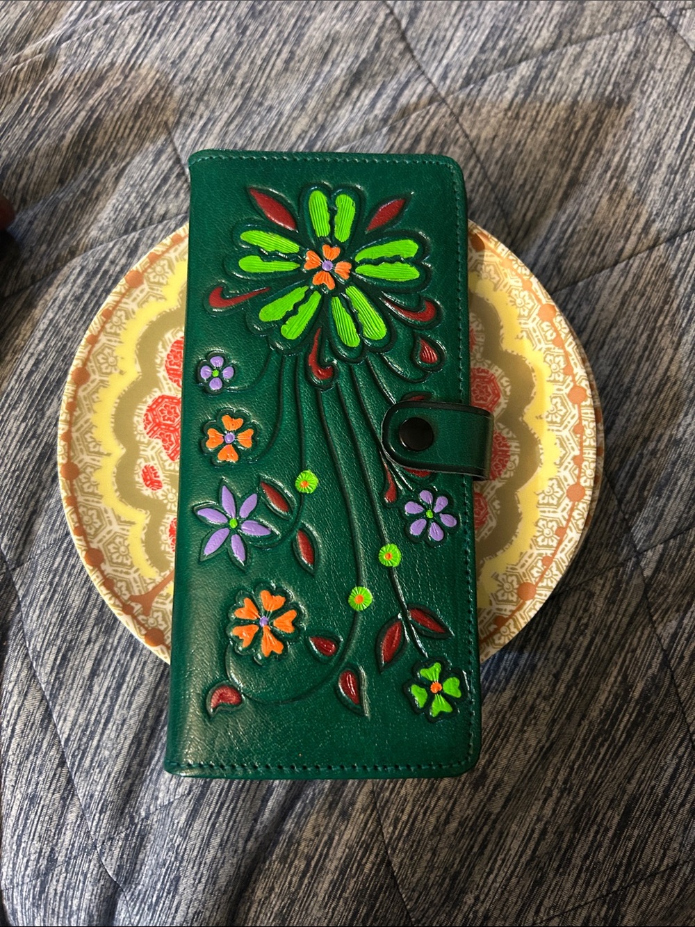 New green leather Hand-Painted Floral Green Wallet - Picture 16 of 16